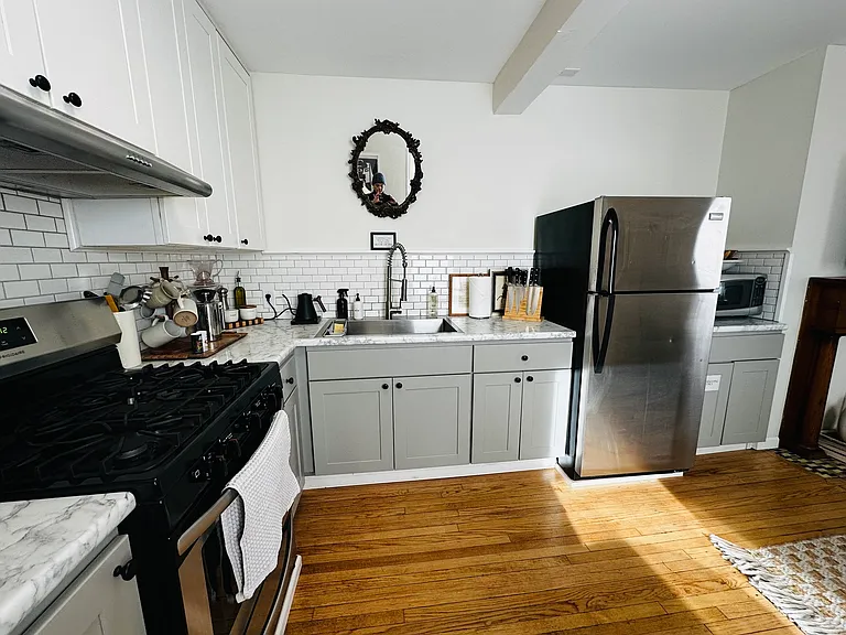 216 University Ave — Photo 9