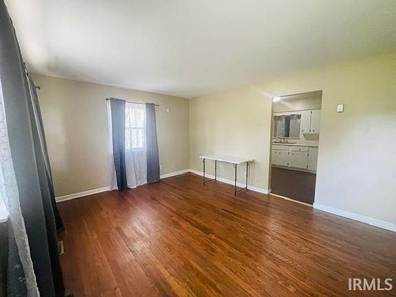 2nd image of 415 E Perkins St