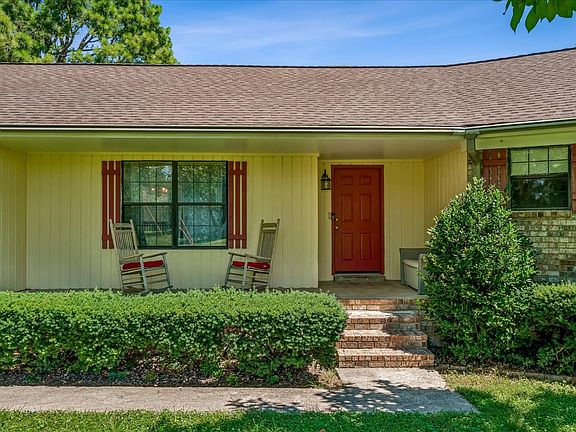 5th image of 305 Tanglewood Dr