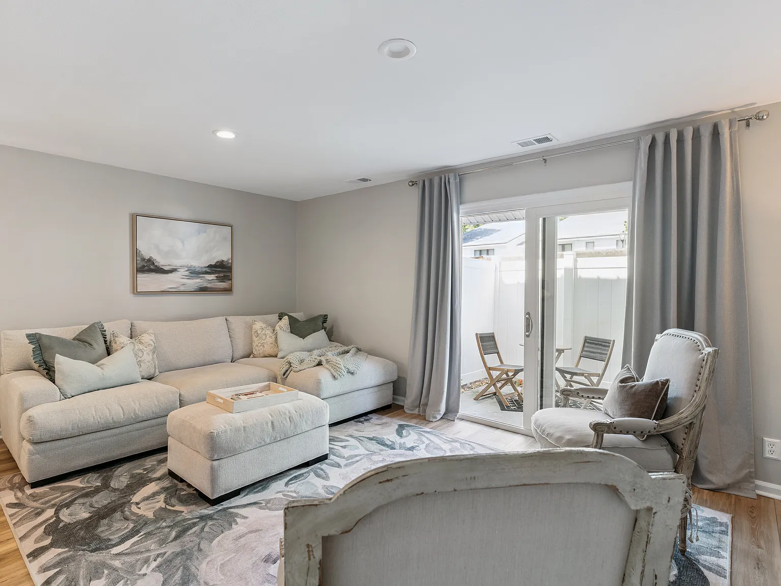 2 bed, 1120 sqft, $2,550 — Photo 4