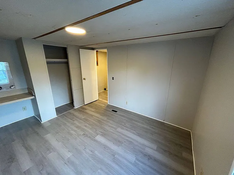 4502 E Old Marion Hwy #9 — Photo 4