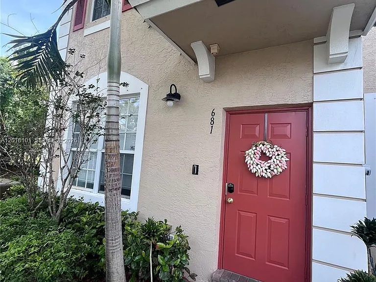 681 NW 42nd Ave #- — Photo 32