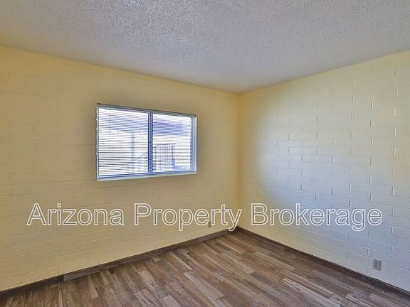 4th image of 2408 W Morten Ave APT 4