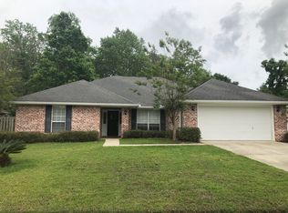 706 Hidden Oaks Dr, Ocean Springs, MS 39564