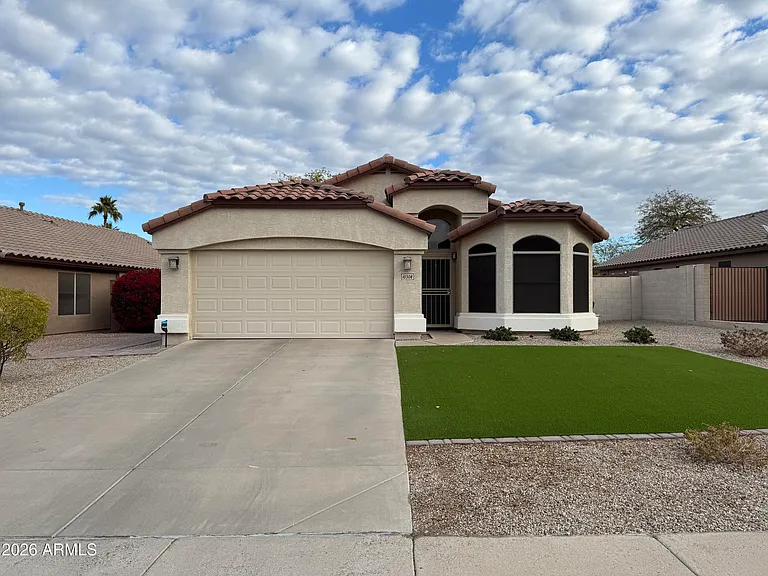 10308 W Jessie Ln — Photo 2