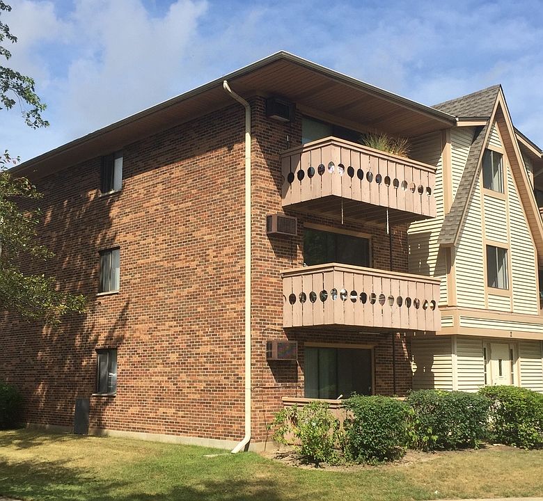 1st image of 2 Parkside Ct APT 1