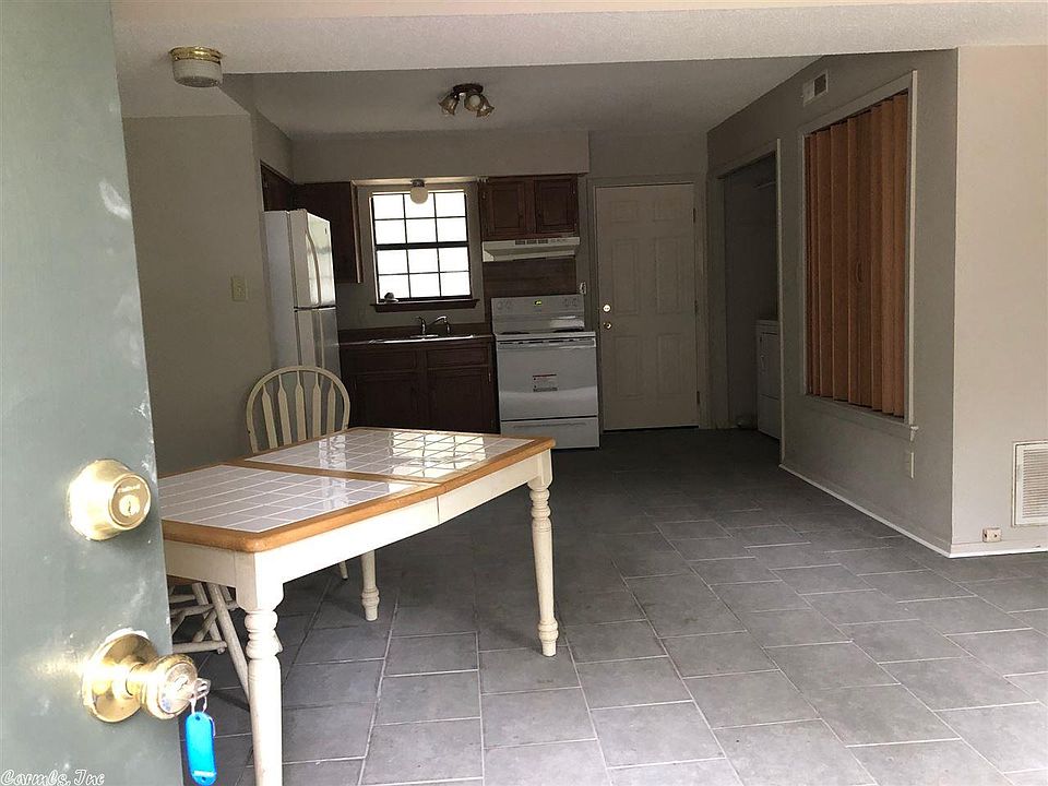 2nd image of 205 Natalie Ln