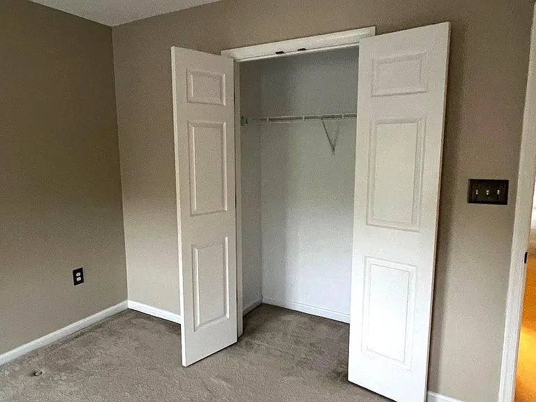 47370 Victoria Falls Sq — Photo 43
