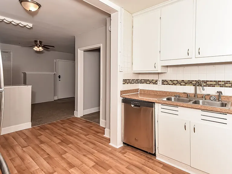 5111_020_kitchen_13383201.jpg