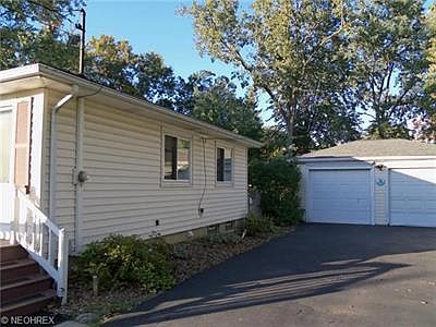 3rd image of 460 Ambler Dr