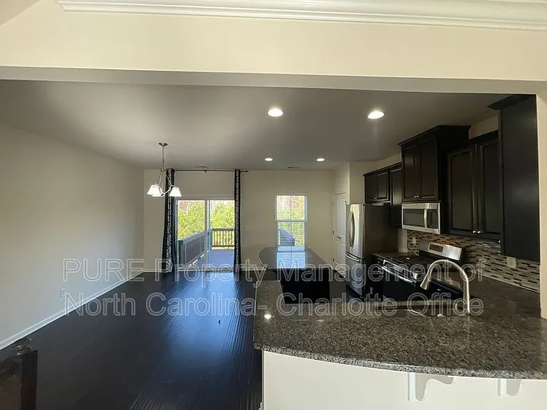 522 Pemberwich Pl — Photo 10