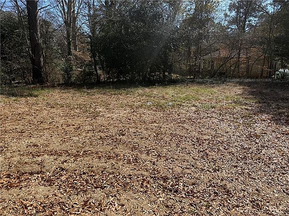 3rd image of 3000 Henderson Mill Rd