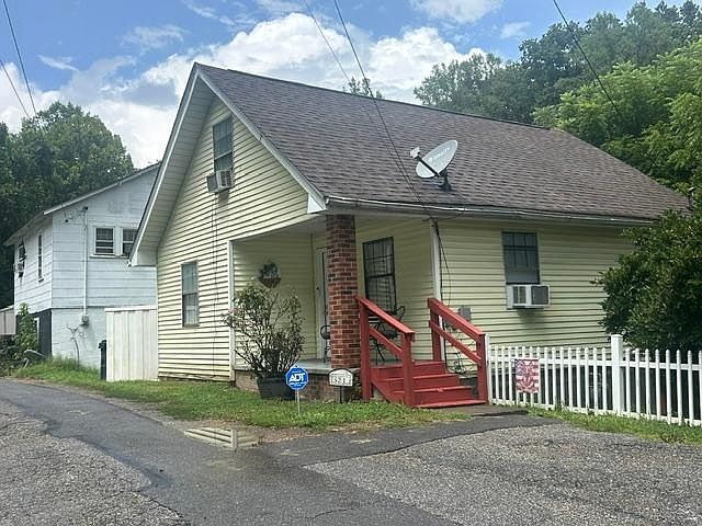 1st image of 521 Old Stage Rd