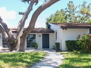 2815 Mayflower St, Sarasota, FL 34231