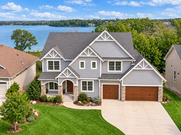 2444 Woods Dr, Victoria, MN 55386
