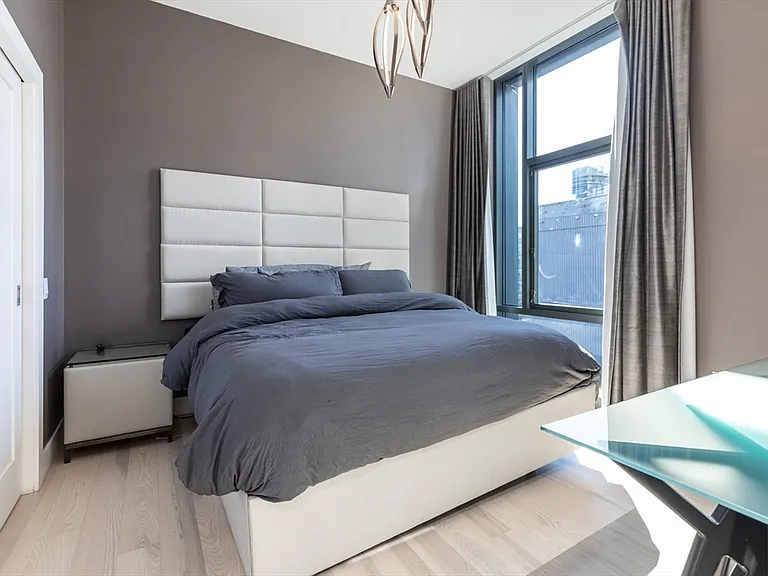 32 Traveler St #Penthouse 8 — Photo 15