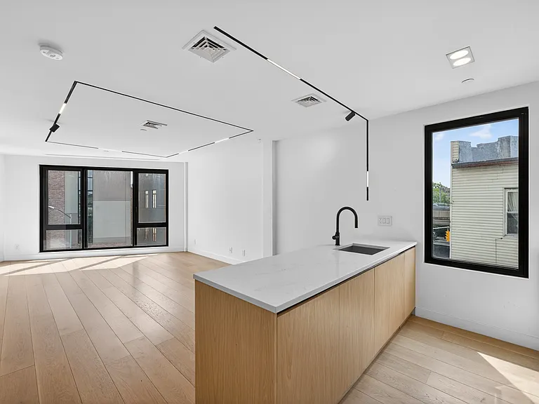 61 N Henry St #3 — Photo 3