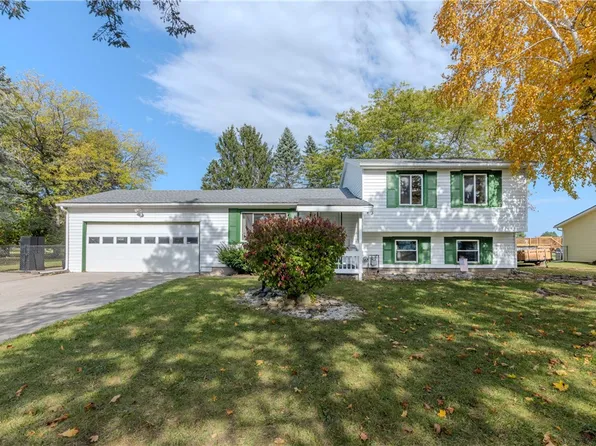 1 Diana Dr, Scottsville, NY 14546