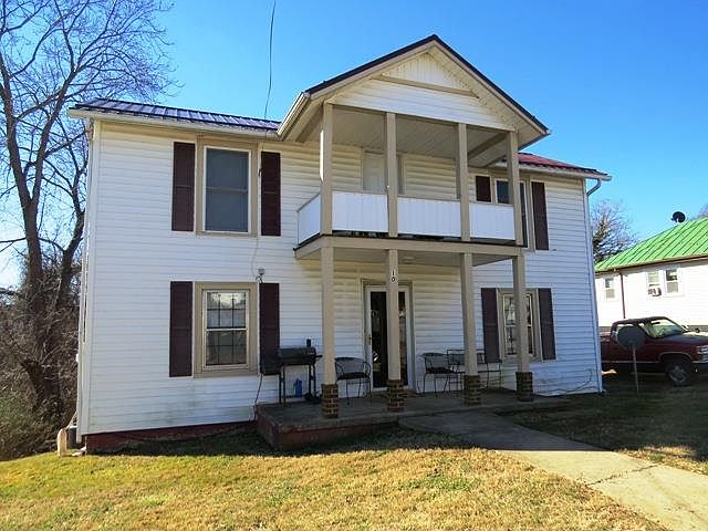 1st image of 10 Aaron St