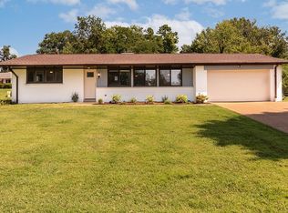 10621 Roanna Ln, Saint Louis, MO 63128