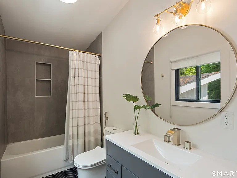 1 Crawford Ter — Photo 20