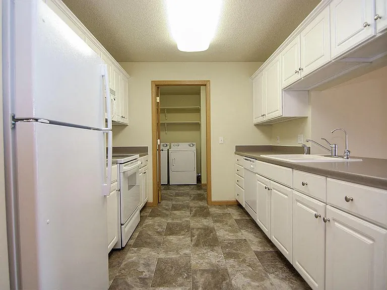 Pinebrook Apartments — Photo 86
