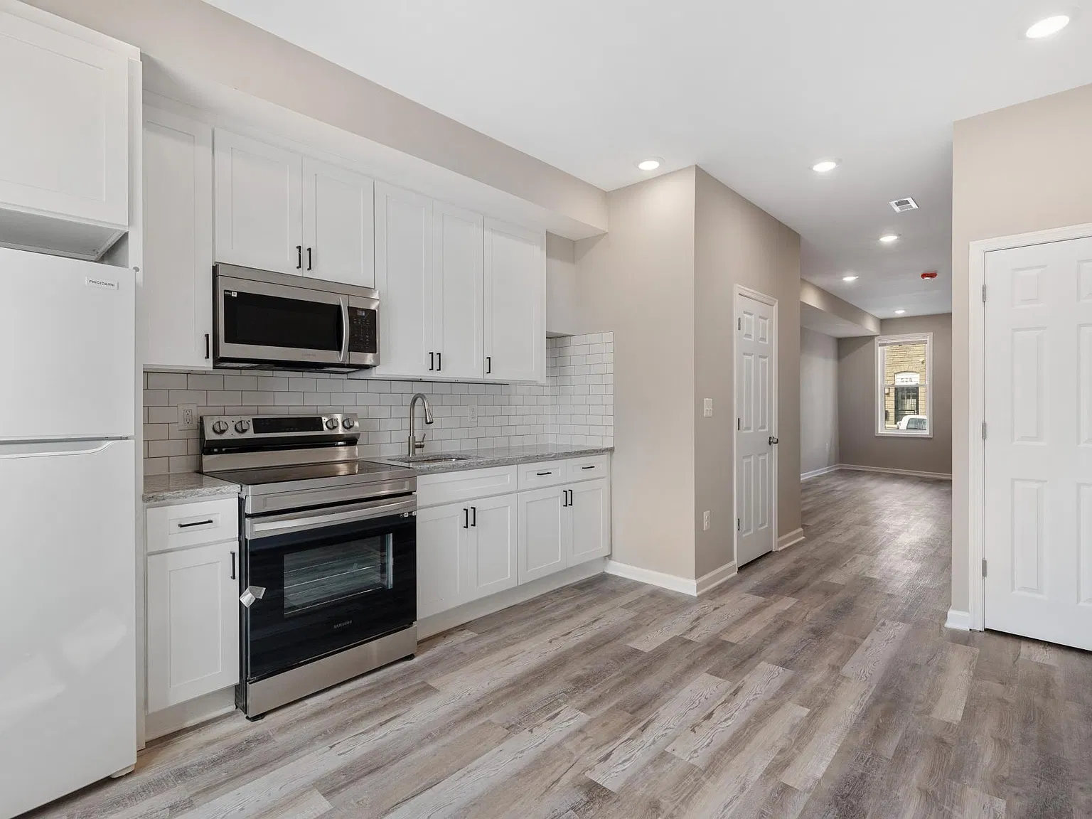 531 N Belnord Ave — Photo 3