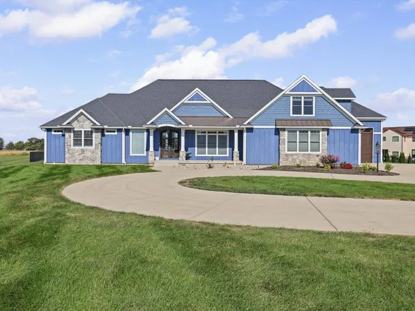 4 Redington Ct, Savoy, IL 61874