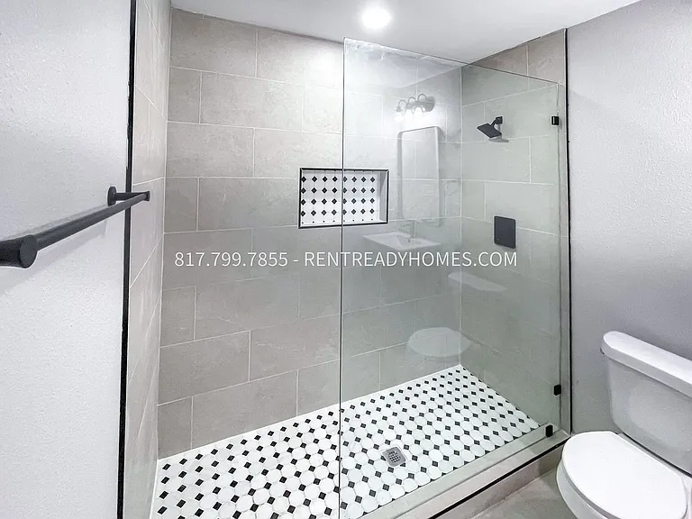 8112 Barkley St — Photo 10