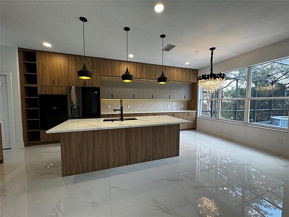 5th image of 219 LARGOVISTA DRIVE