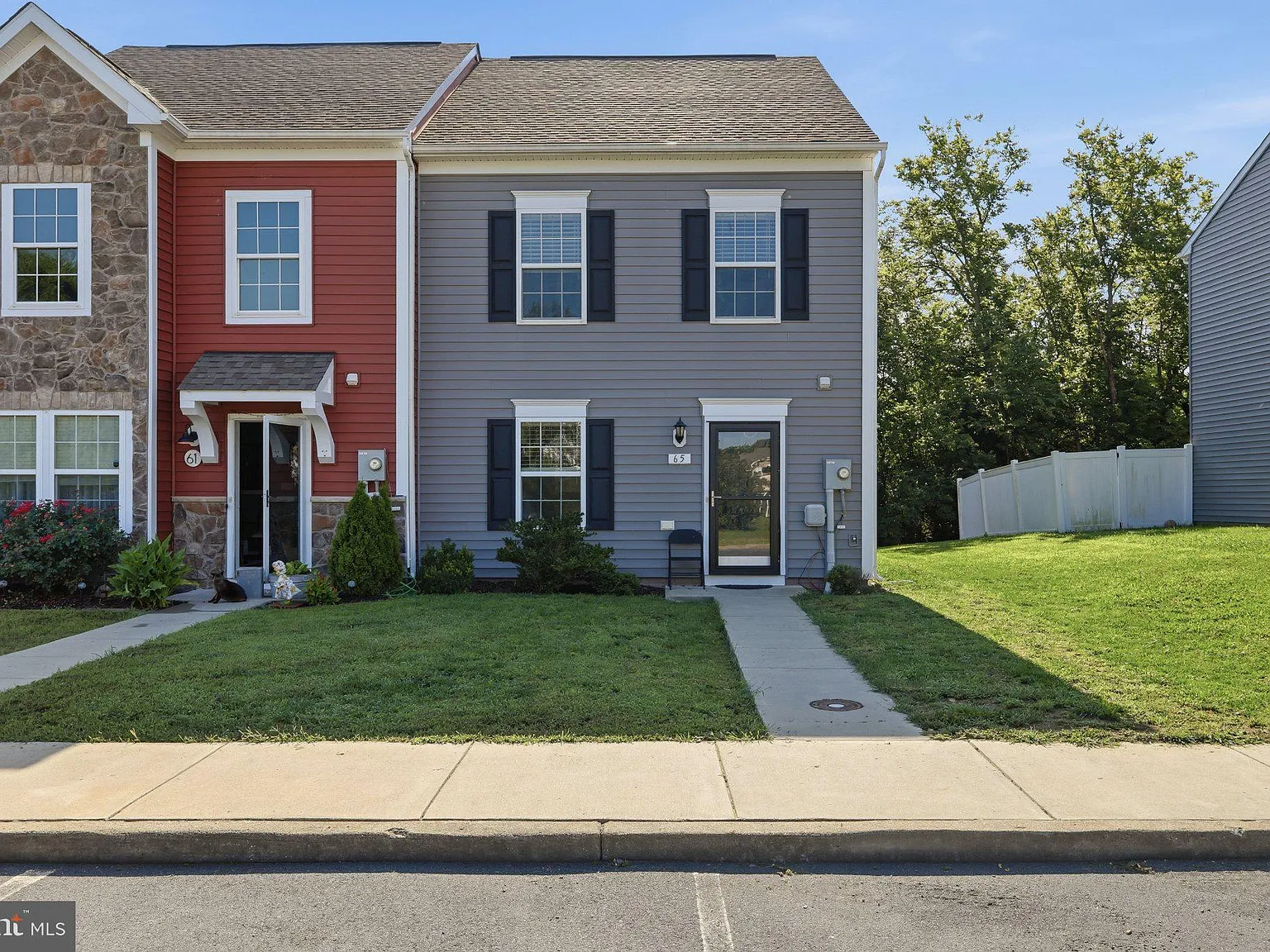 3 bed, 2.5 bath, 1320 sqft, $1,800 — Photo 3