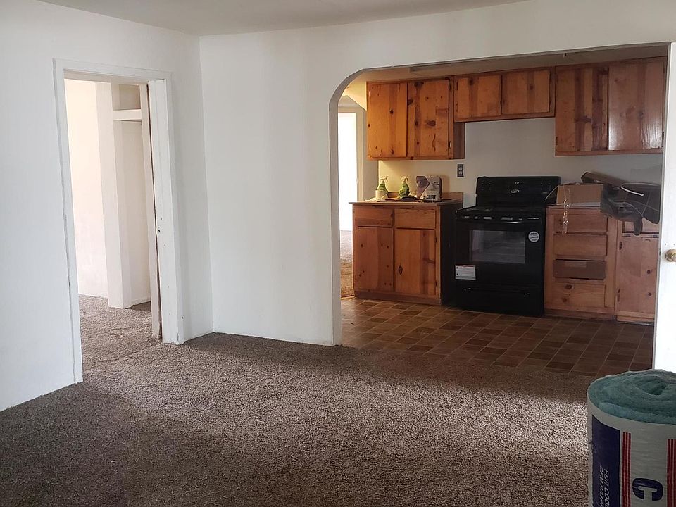 2nd image of 1106 W 2nd St