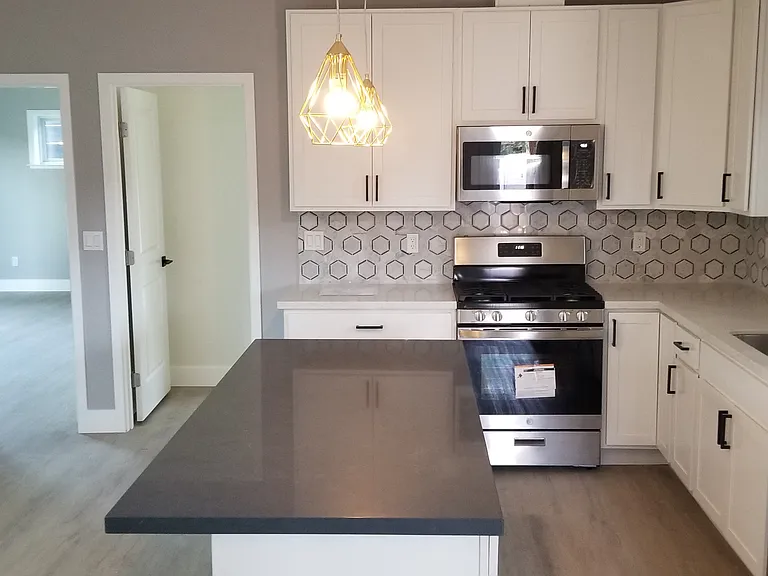242 Elaine Dr #A — Photo 6