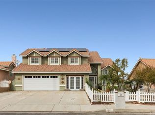 8011 Whitney Dr, Riverside, CA 92509