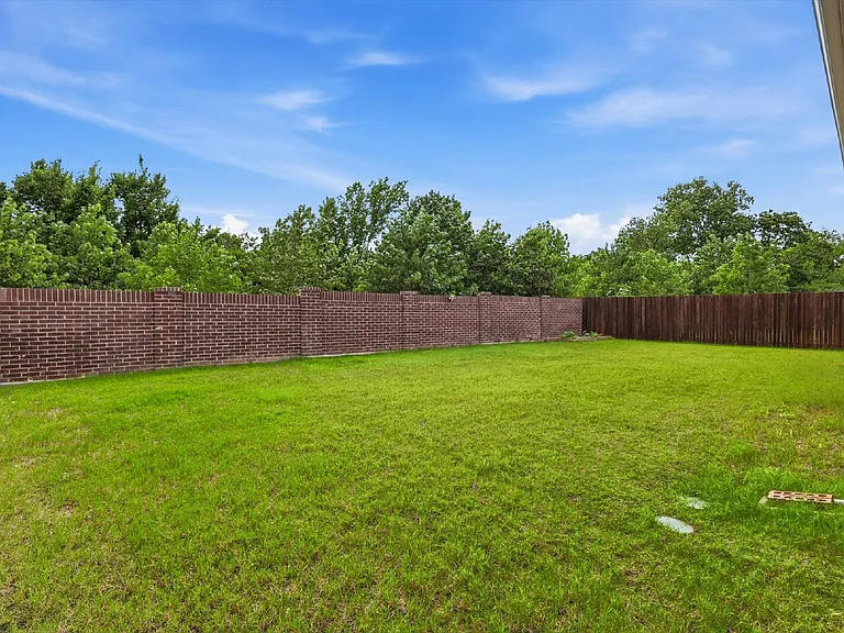 8309 Gray Squirrel Ln — Photo 17