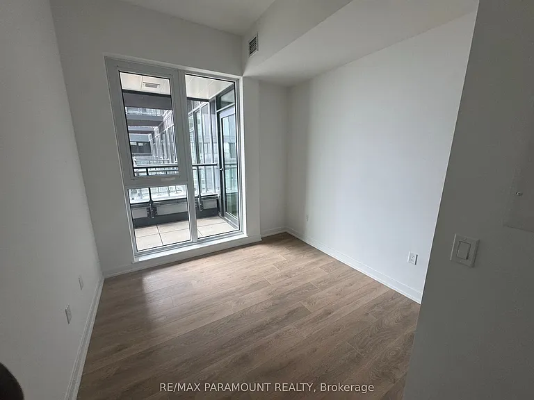 1037 The Queensway #605 — Photo 15