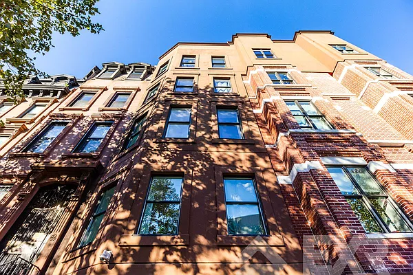 Rented by EXR | media 33