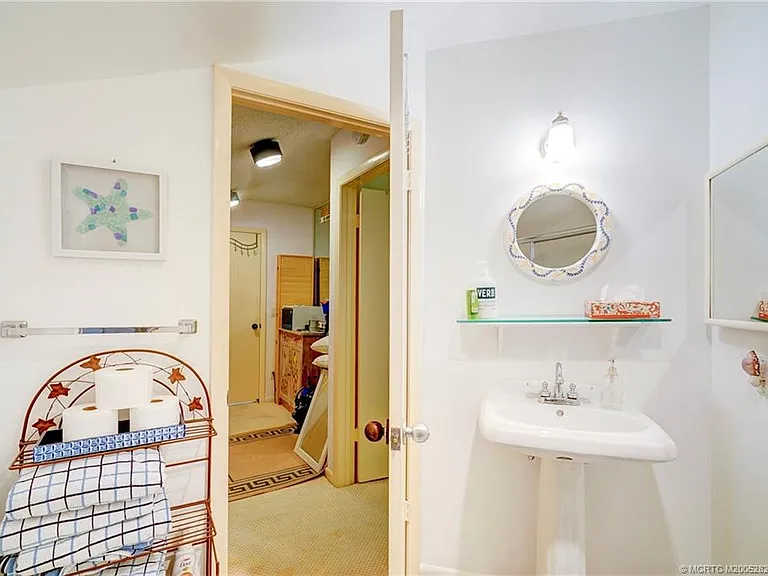 233 NE Edgewater Dr #201 — Photo 51