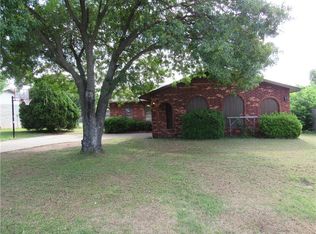 1801 Oak Hill Dr, Corinth, TX 76210