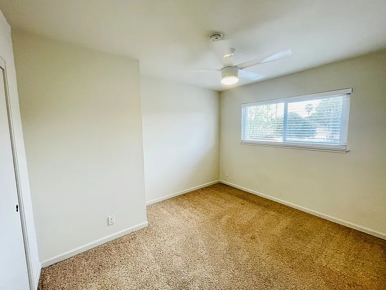 Twin Palms — Photo 9