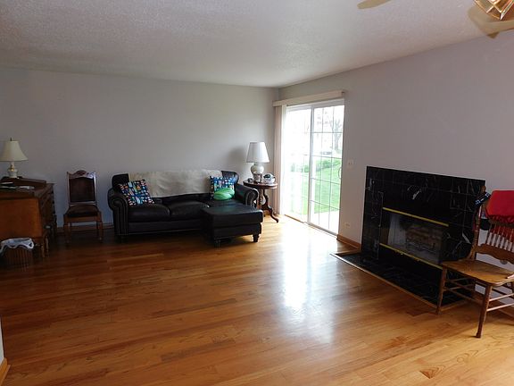 3rd image of 847 W Happfield Dr #38