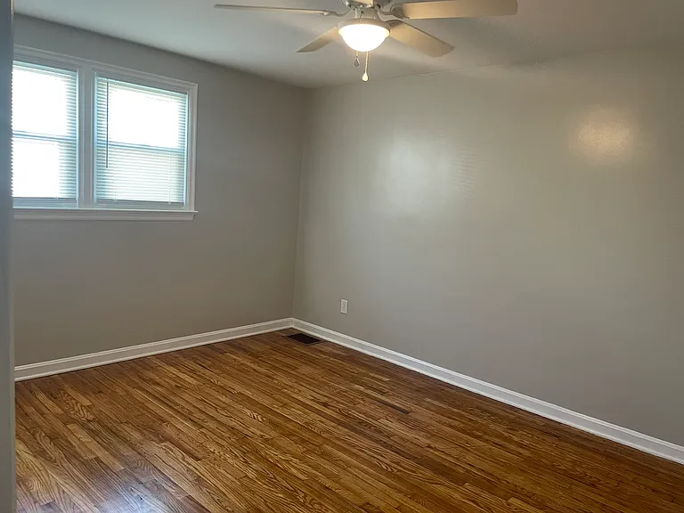 202 Elizabeth Dr — Photo 13