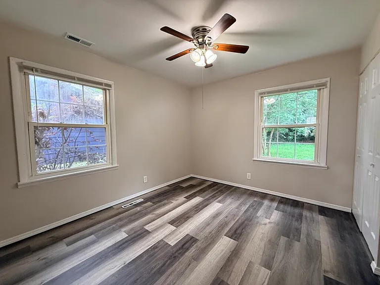 1004 Oakland Dr #1 — Photo 8