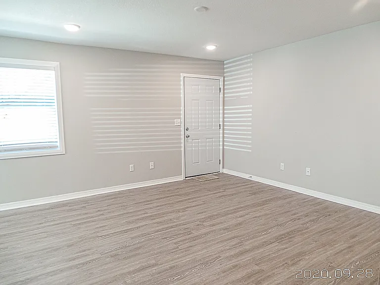 723 S Berthe Ave #18 — Photo 9