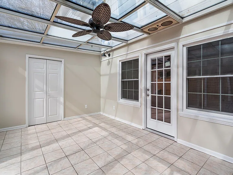 2938 E Saint Marks Rd — Photo 13