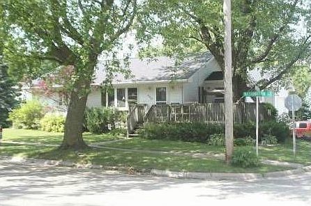 2nd image of 440 Washington St