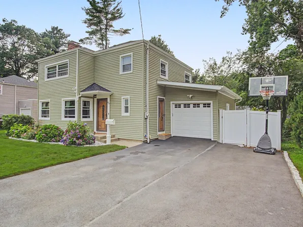 80 Lakeview Terrace, New Haven, CT 06511