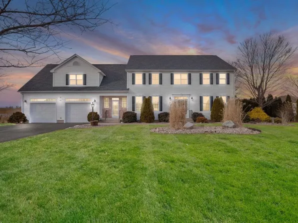 4 Edward St, Wilbraham, MA 01095