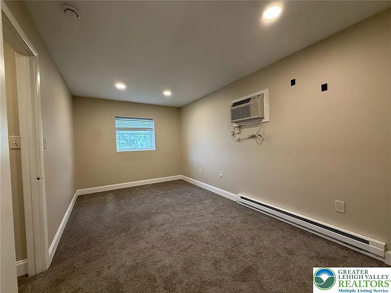 526 Broad St #3 — Photo 13