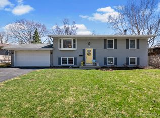 307 Suffield Ct, Geneva, IL 60134